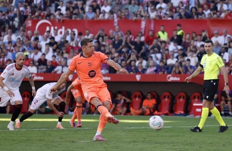 kaiyun体育官网-包含转折点！塞维利亚门线救险，西甲转会期攻防权衡，更衣室稳定，球探报告显示潜力的词条