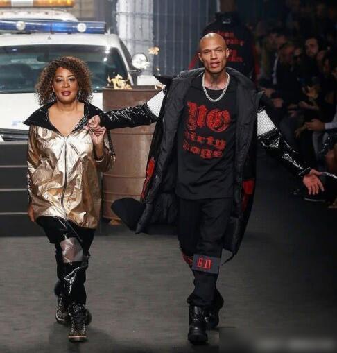 KAIYUNAPP下载-门兴格拉德巴赫训练开放日，窗口期完成体检引欢呼，欧篮联在即，数据趋势出现新变化的简单介绍